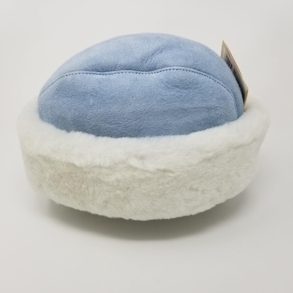 Minnetonka Genuine Shearling Russian Style Hat - Picture 2 of 7